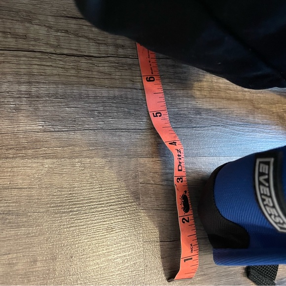 Everest Cross Body Canvas Bag - Picture 3 of 12